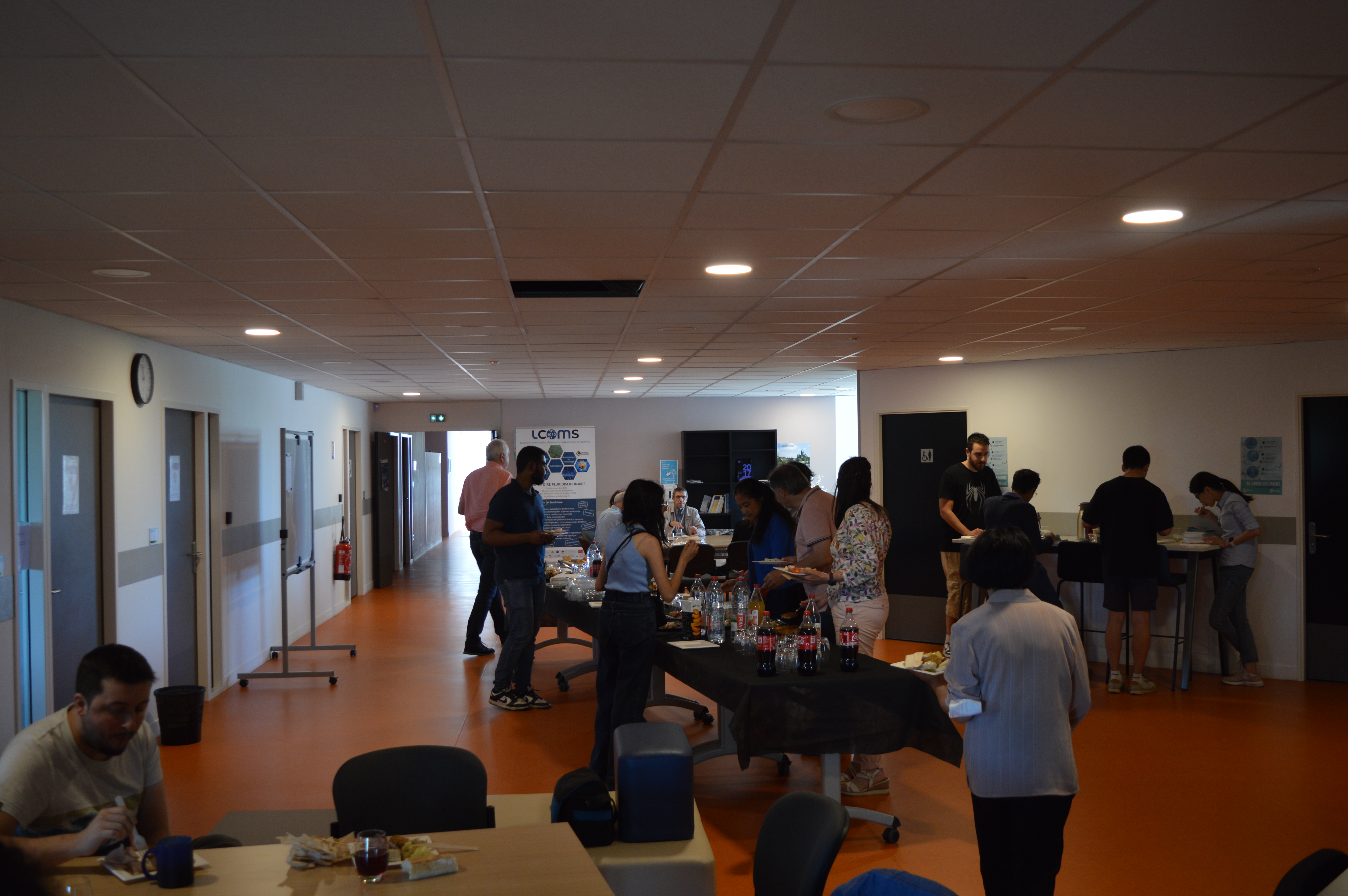 Buffet et échanges conviviaux