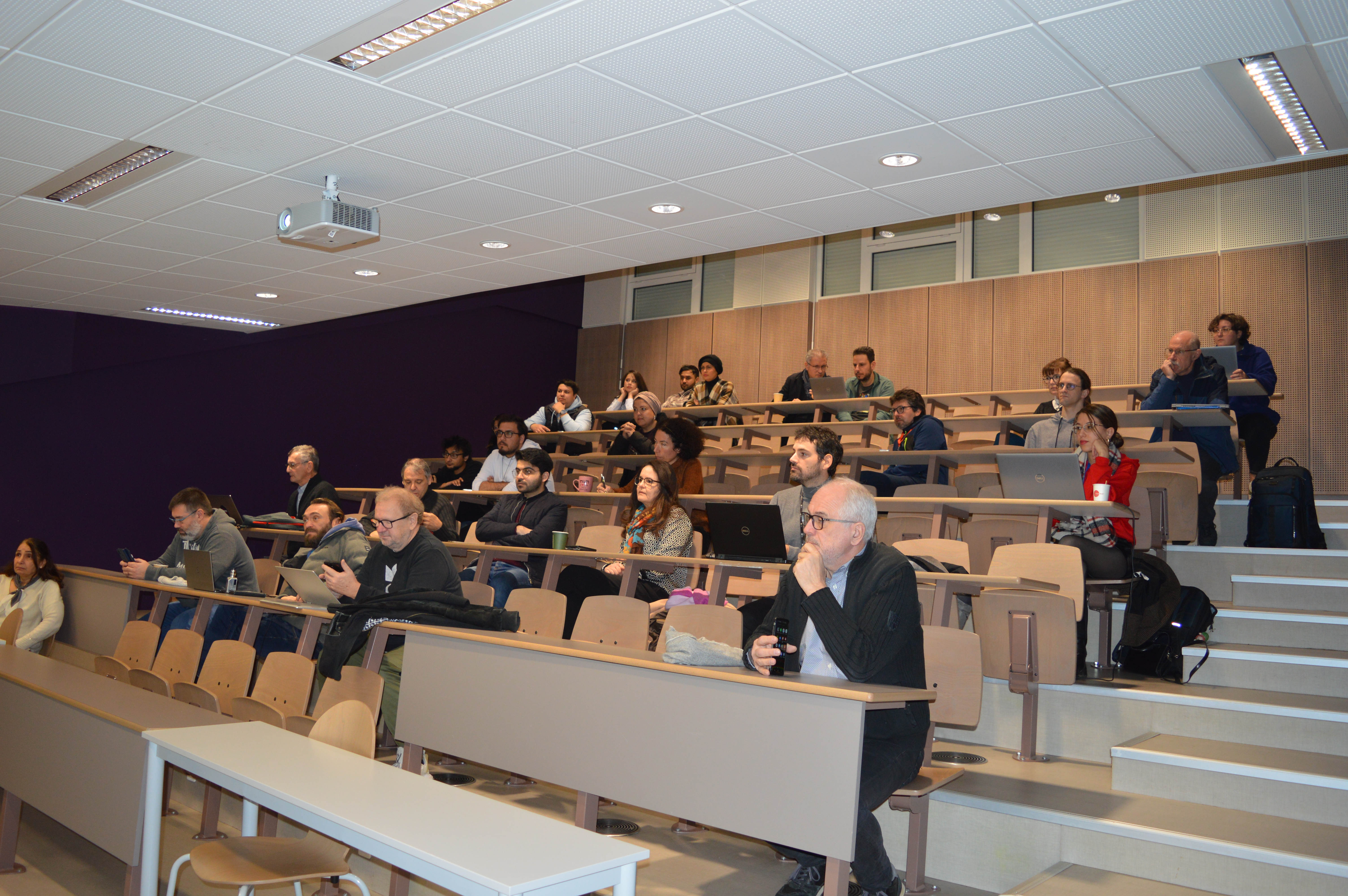 Auditoire dans le petit amphithéatre